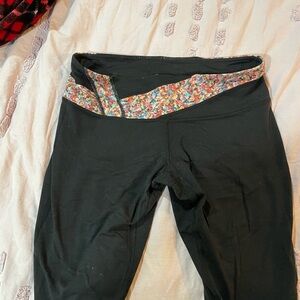 Vintage Reversible LuluLemon Leggings with Floral Waistband